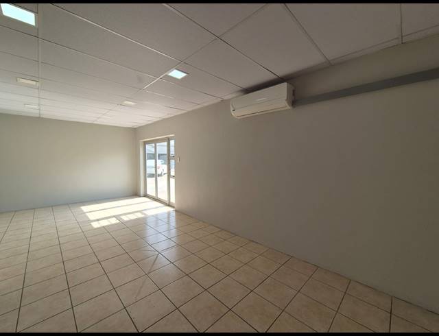 1,505M² OFFICE FOR SALE IN SASOLBURG CENTRAL
